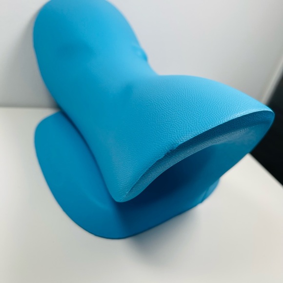 New Neck and Shoulder Relaxer,C Shaped Comfortable Cervical Neck Traction - Picture 7 of 9